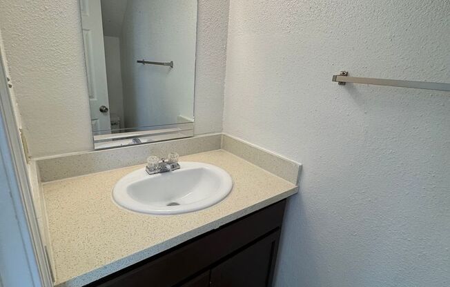 1 bed, 1.5 baths, 866 sqft, $1,150, Unit 2501