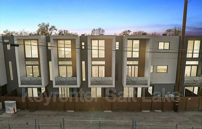 15 E KENSINGTON AVE