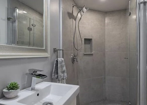 2 beds, 1 bath, 1,000 sqft, $3,300, Unit 3