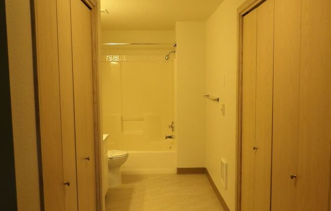 2 beds, 2 baths, 1,240 sqft, $1,940, Unit L58