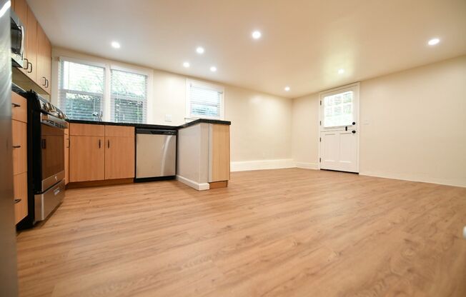 1p699 - 1511 - 1515 Milvia St.