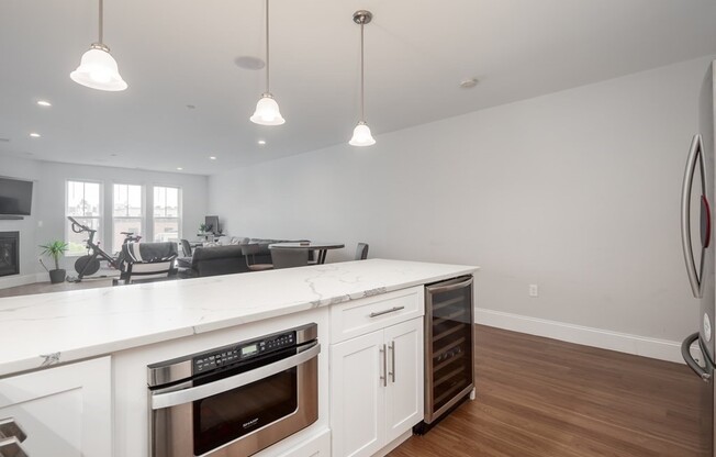 3 beds, 2 baths, 1,558 sqft, $6,050, Unit 28