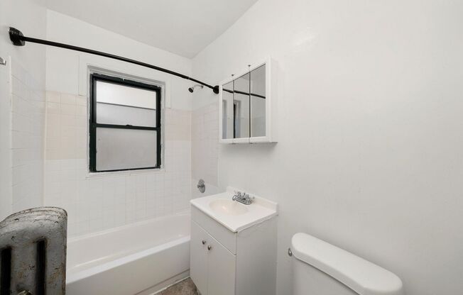 3 beds, 1 bath, 1,195 sqft, $2,995, Unit 2330-1A