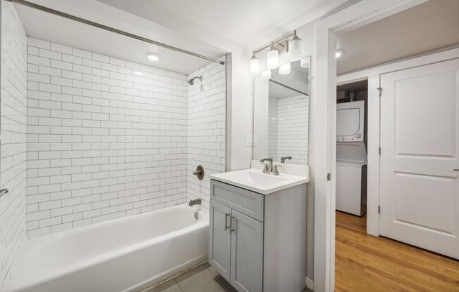 2 beds, 1 bath, 750 sqft, $1,595, Unit E Building 409R