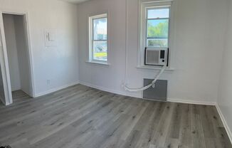 Studio, 1 bath, 500 sqft, $900