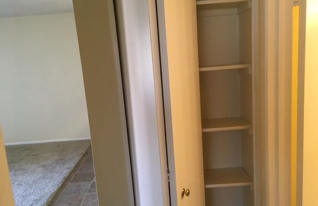 2 beds, 1 bath, 830 sqft, $1,349, Unit 235