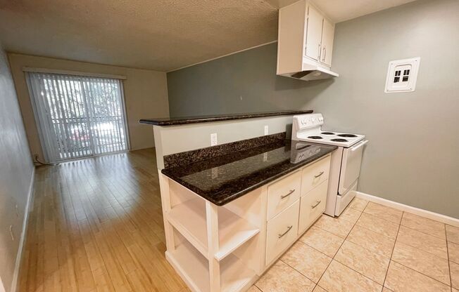 1 bed, 1 bath, 600 sqft, $1,750, Unit 215