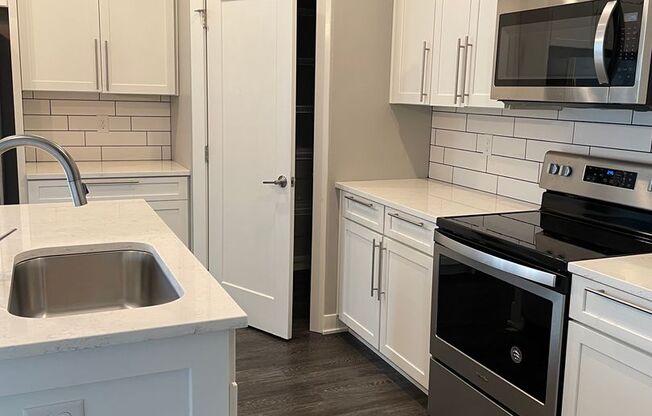 Beautiful newer home in West Des Moines - Waukee School Dist!