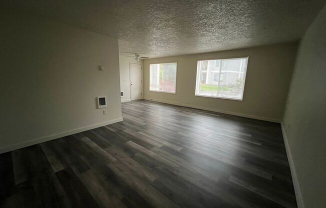 2 beds, 1.5 baths, 940 sqft, $1,498, Unit 35