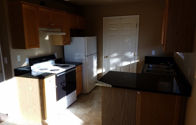 2 beds, 1.5 baths, $1,300, Unit #3