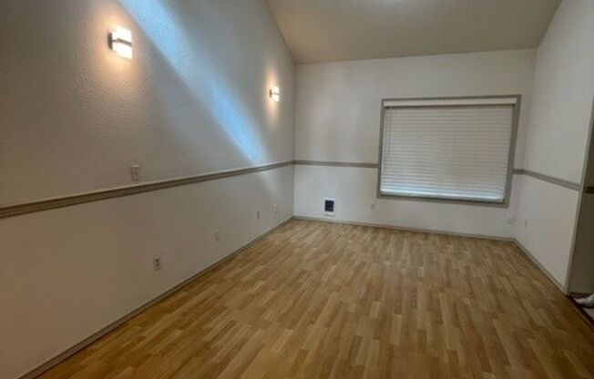 3 Bd / 1Ba Renton Condo