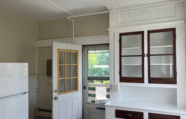 1 bed, 1 bath, 700 sqft, $1,150, Unit 715-4
