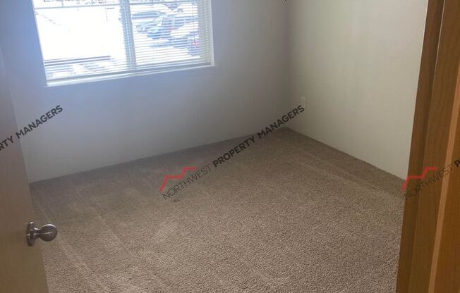 2 beds, 1 bath, 901 sqft, $1,450, Unit H-228