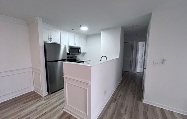 2 beds, 2 baths, 1,000 sqft, $1,745, Unit 326 H Commonwealth Court