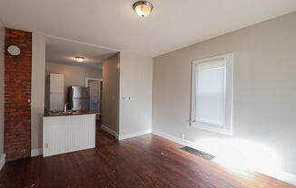 2 beds, 1 bath, $925