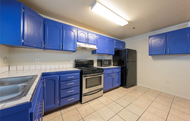 4 beds, 2 baths, 335 sqft, $3,900