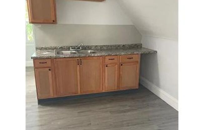 2 beds, 1 bath, 1,285 sqft, $900, Unit 1