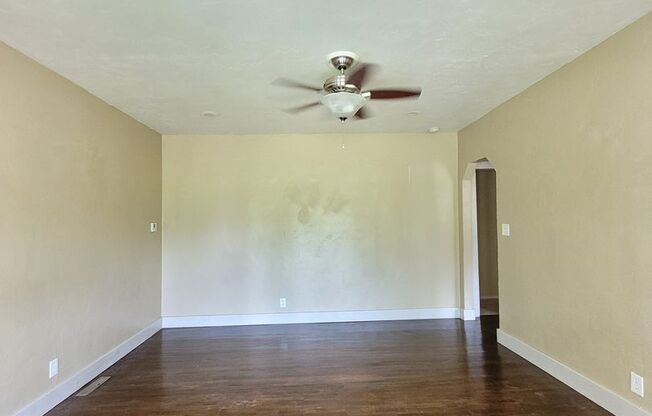 3 beds, 1 bath, $1,195