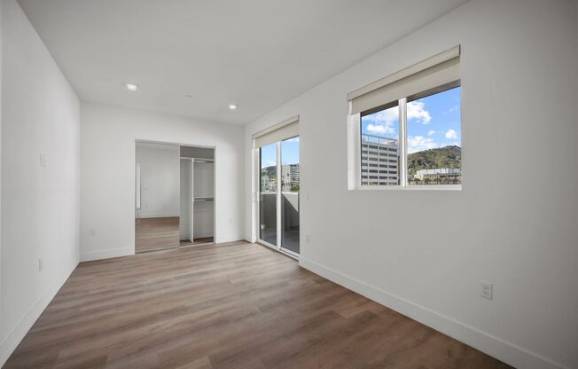 3 beds, 3 baths, 938 sqft, $4,715, Unit PH10