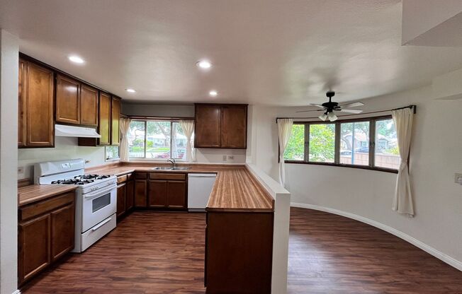 1122-1124 N. San Gabriel Ave.