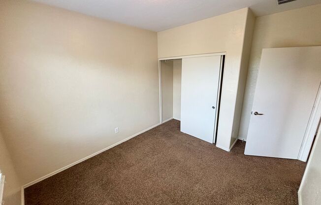 3 beds, 2 baths, $1,850, Unit UNIT 2022