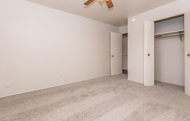 2 beds, 1 bath, 860 sqft, $1,089