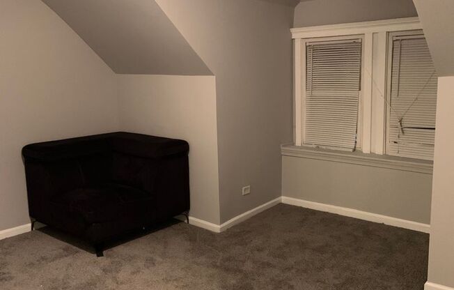 7147 S Princeton Ave