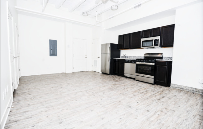 1 bed, 1 bath, 700 sqft, $1,100, Unit The Press - 1102