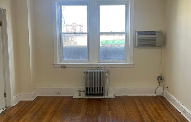 1 bed, 1 bath, 650 sqft, $1,250, Unit 4801-B2