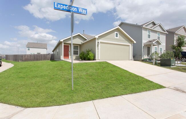 Beautiful 4 bedroom home in Rosillo Creek!! Available NOW!!!