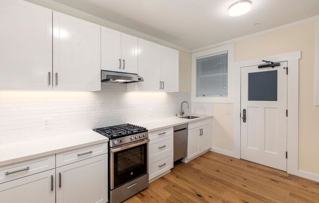 3525 17th Street (911r)