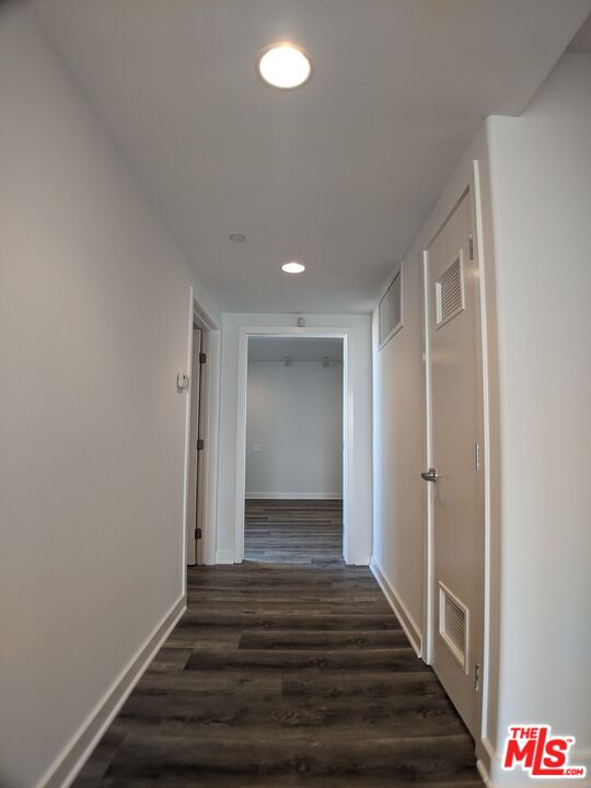 5143 White Oak Ave.