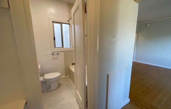 Studio, 1 bath, $1,700, Unit 9