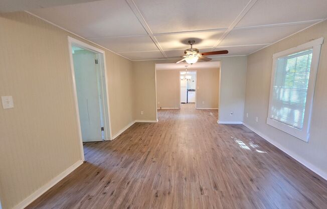 908 Polk Avenue Pensacola, FL 32507 MOVE IN SPECIAL!! $250 off 1st Months Rent!!!