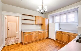 2 beds, 1 bath, 850 sqft, $999, Unit 408 E Pacific St.