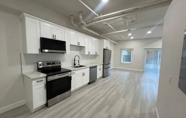 Studio, 1 bath, 505 sqft, $2,050, Unit B-13