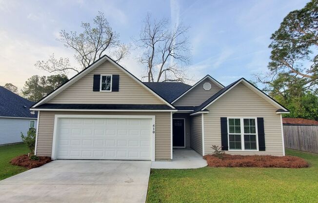 NEW 3 bedrooms, 2 baths in Hahira/North Lowndes County. Fenced in Backyard! LVP Throughout!