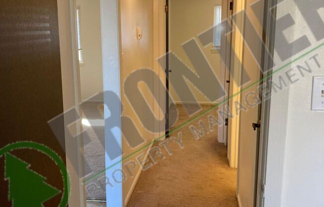 2 beds, 1 bath, $595, Unit 303 W Young Ave. Apt 26