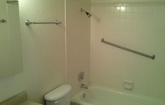 2 beds, 1 bath, 875 sqft, $999, Unit Unit 201