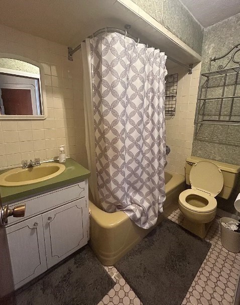 3 beds, 1 bath, 1,000 sqft, $3,800, Unit 4