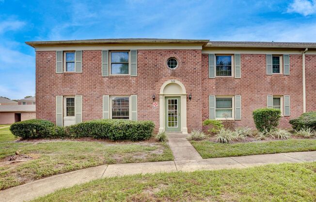 Spacious 1/1 Condo with Water Utility Included at Lake Howell Arms Condominiums - Casselberry