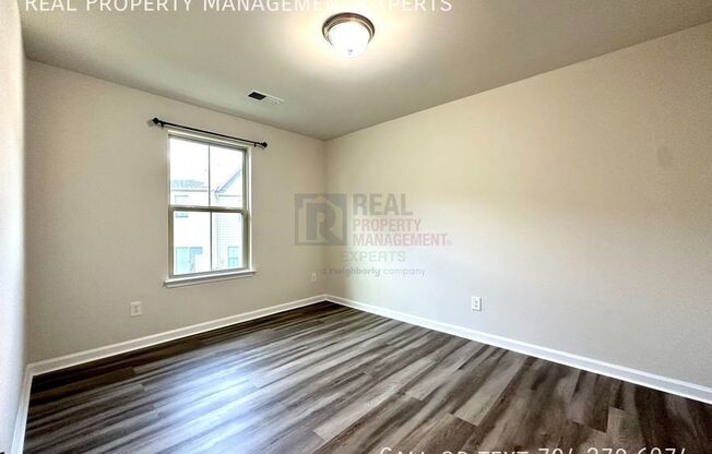 3 beds, 2.5 baths, 1,767 sqft, $1,900