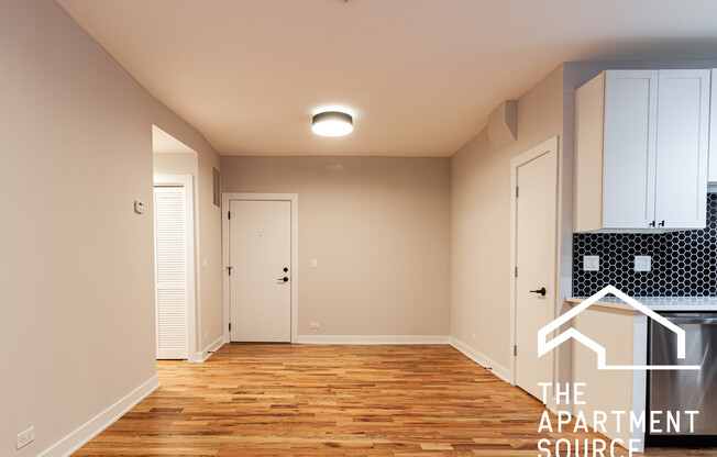 656 W WRIGHTWOOD AVE