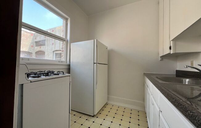 Studio, 1 bath, 350 sqft, $1,475, Unit I516