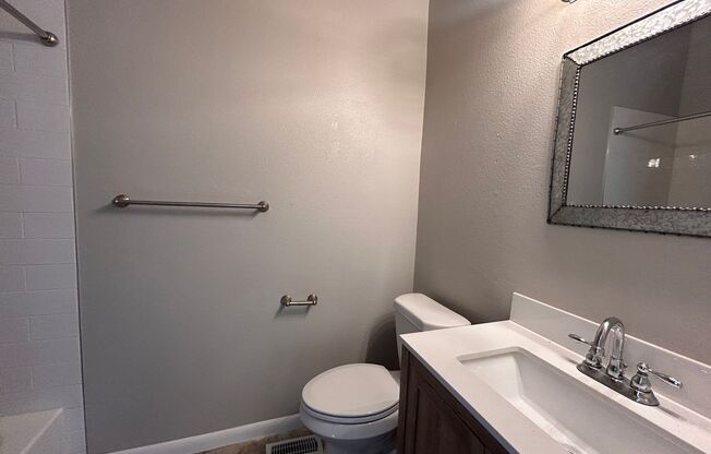 2 beds, 2 baths, $2,200, Unit # #D