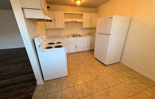 2 beds, 1 bath, 675 sqft, $675, Unit 440 Arter-Unit 12