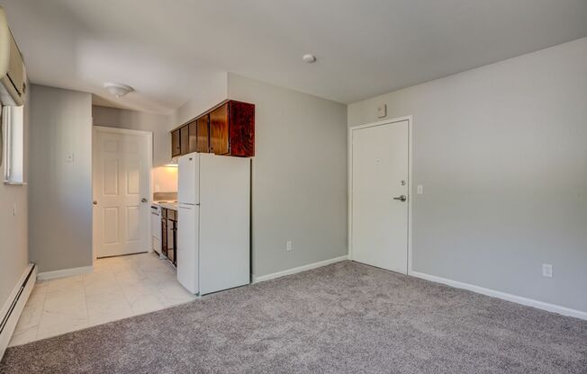 1 bed, 1 bath, 390 sqft, $575, Unit 3