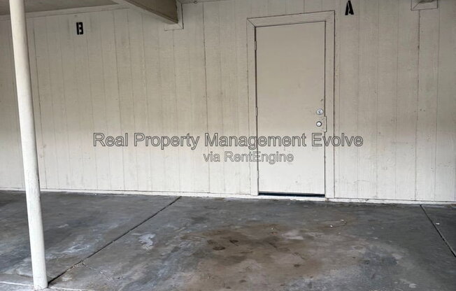 2 beds, 1 bath, 957 sqft, $999, Unit A