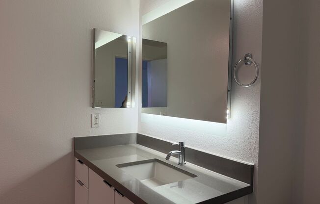 Studio, 1 bath, 668 sqft, $2,580, Unit 408