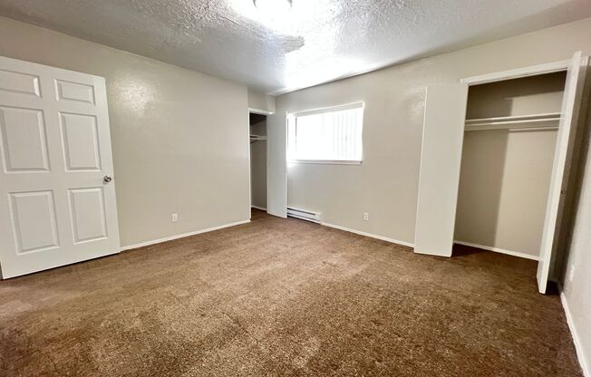 2 beds, 1 bath, 905 sqft, $995, Unit 1405-B